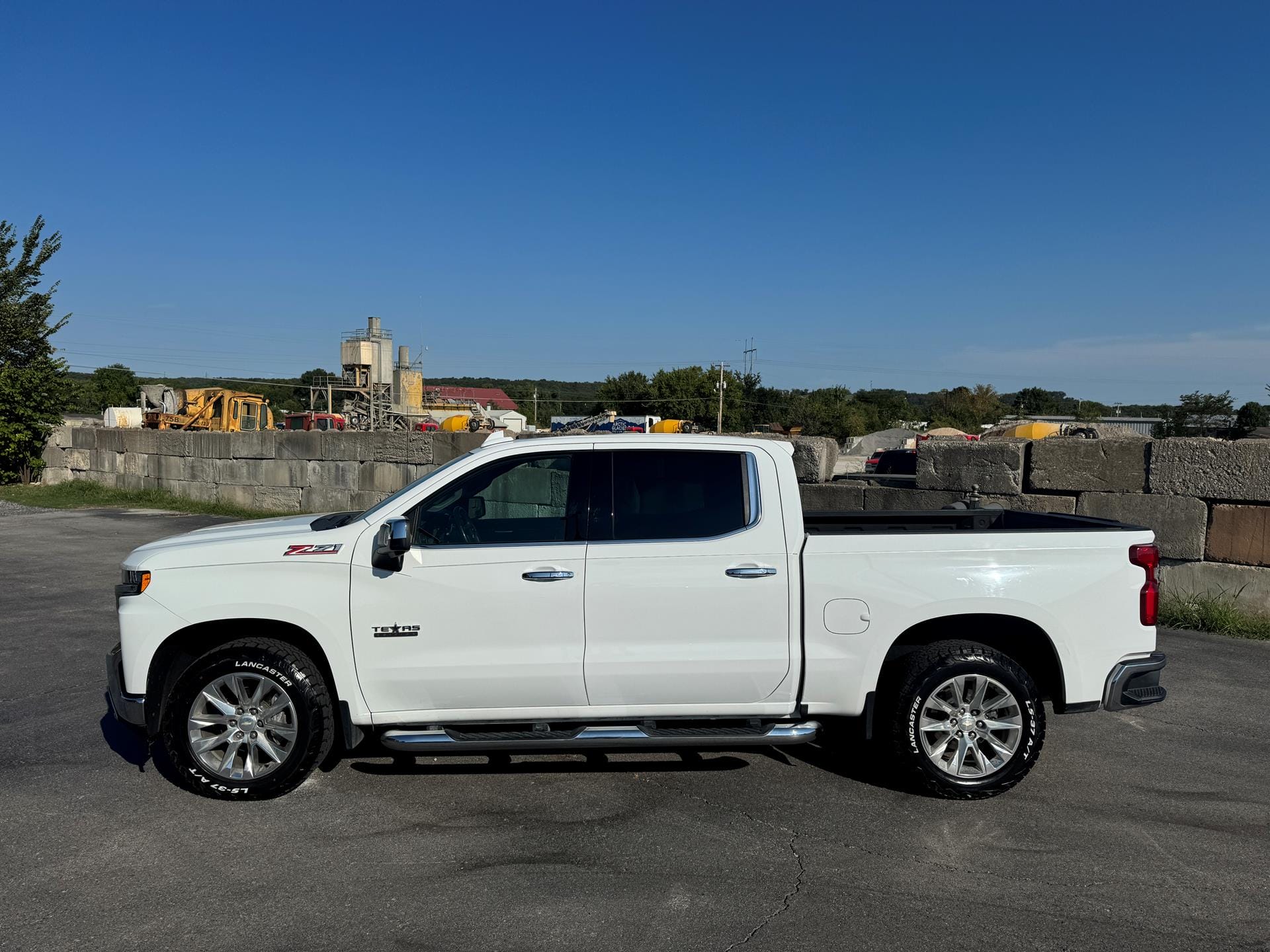 2019 Chevrolet Silverado 1500 photo 3