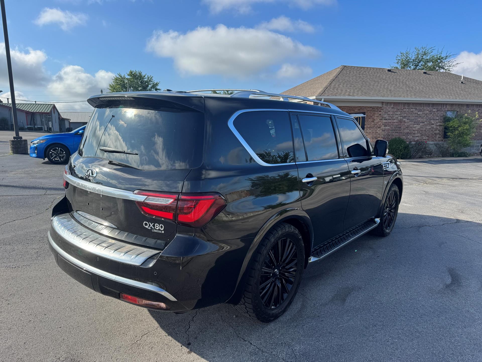 2019 Infiniti QX80 Limited photo 3