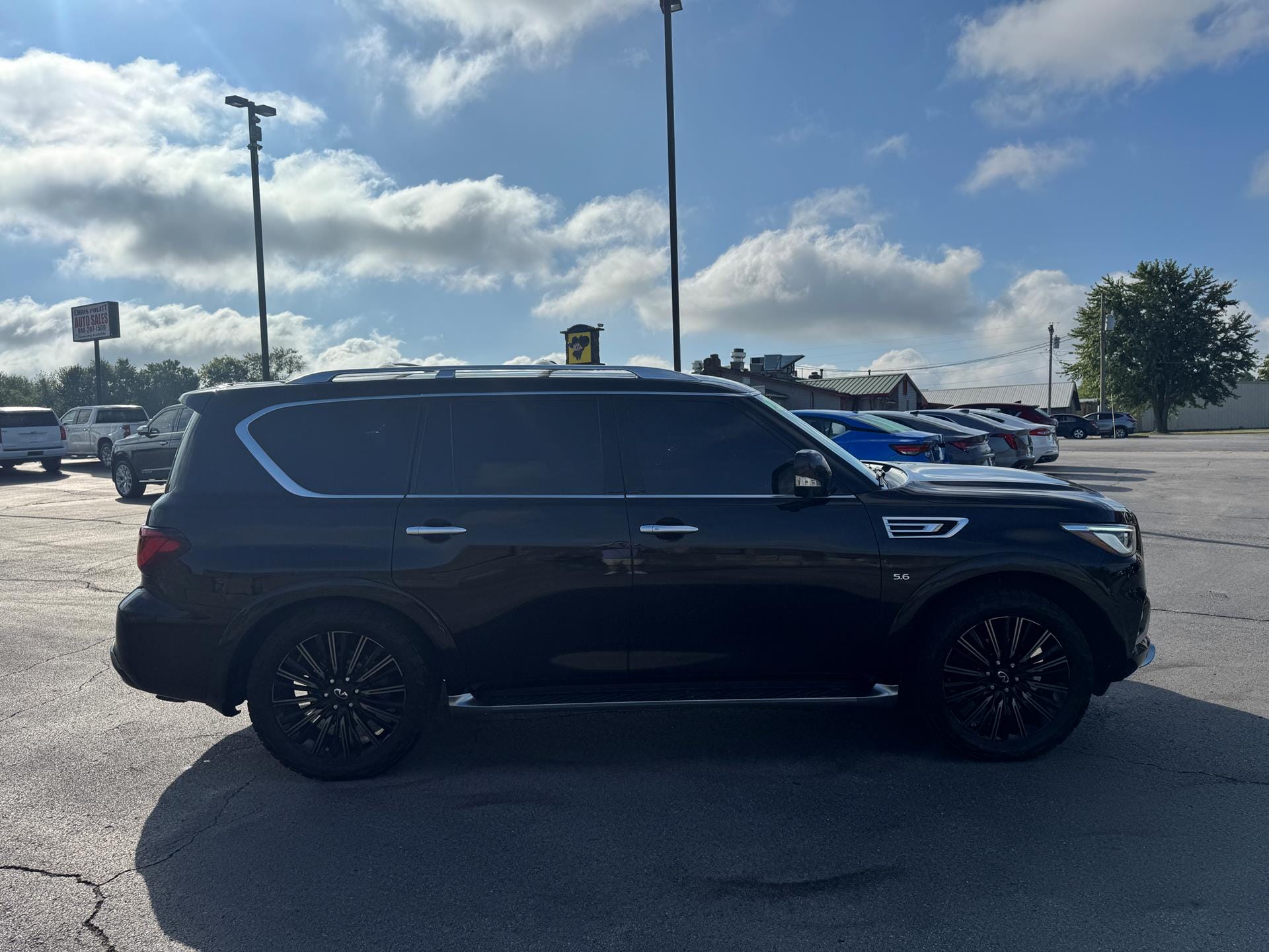 2019 Infiniti QX80 Limited photo 4