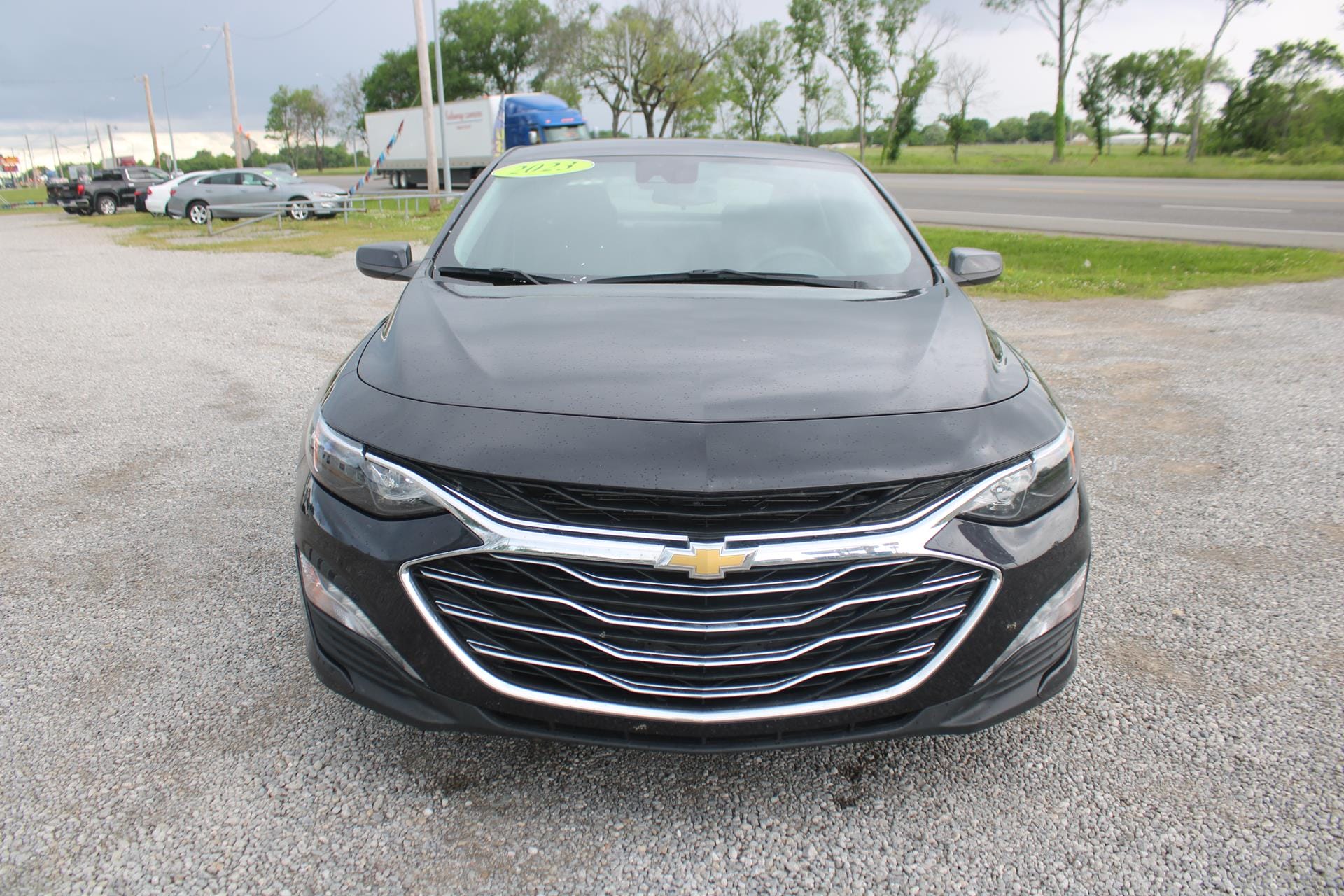 2023 Chevrolet Malibu 1LT photo 2