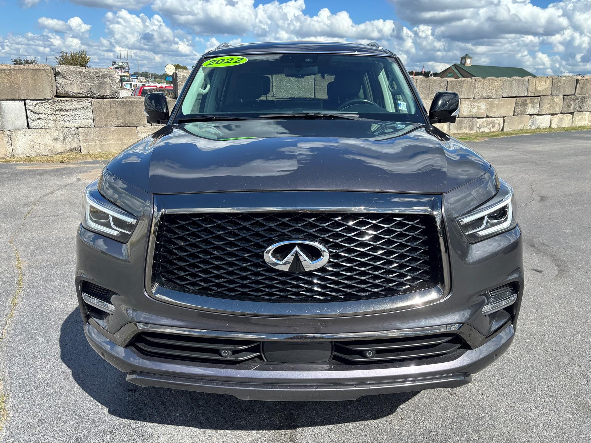 2022 Infiniti QX80 Premium photo 2