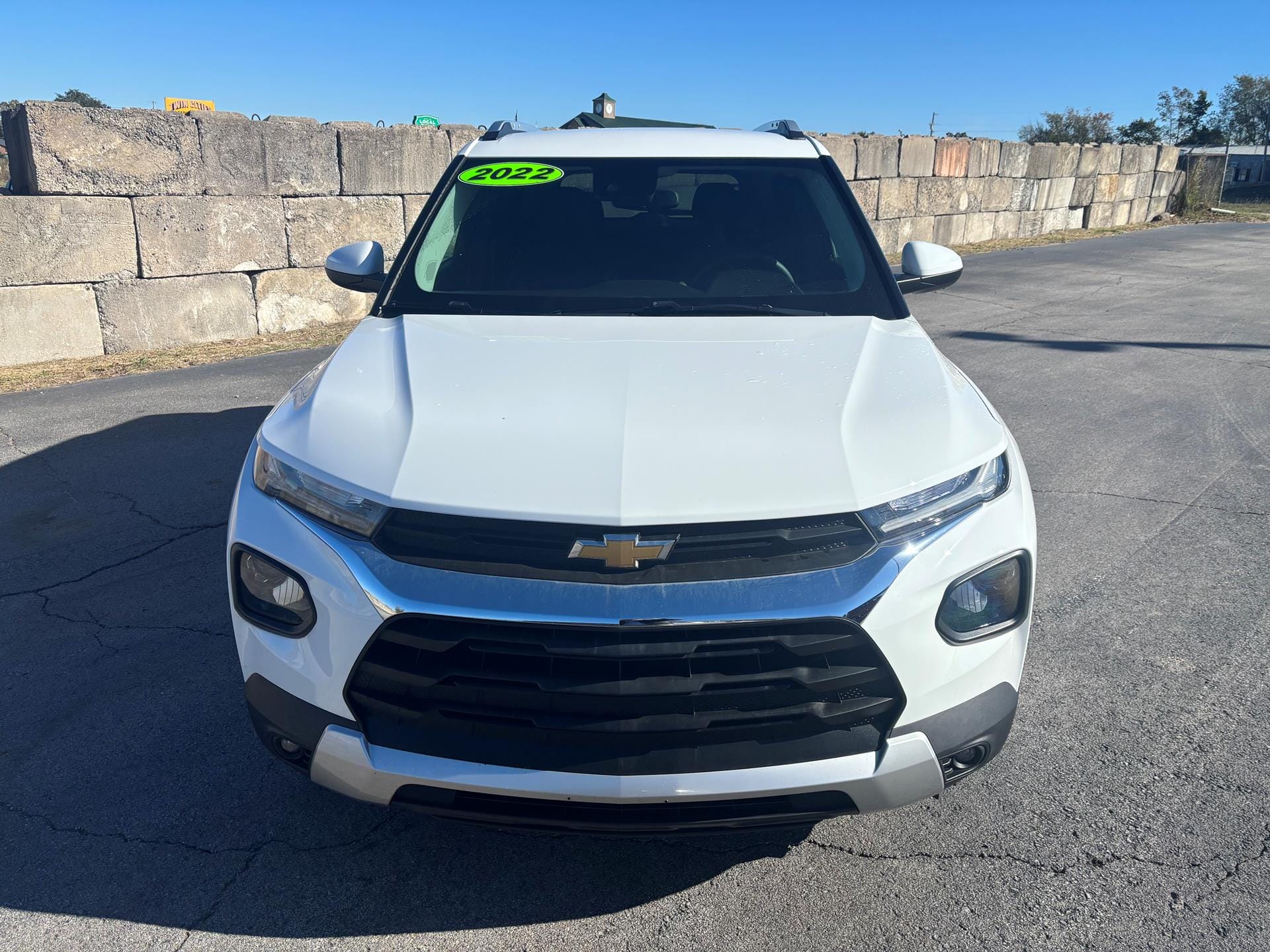 2022 Chevrolet Trailblazer LT photo 2