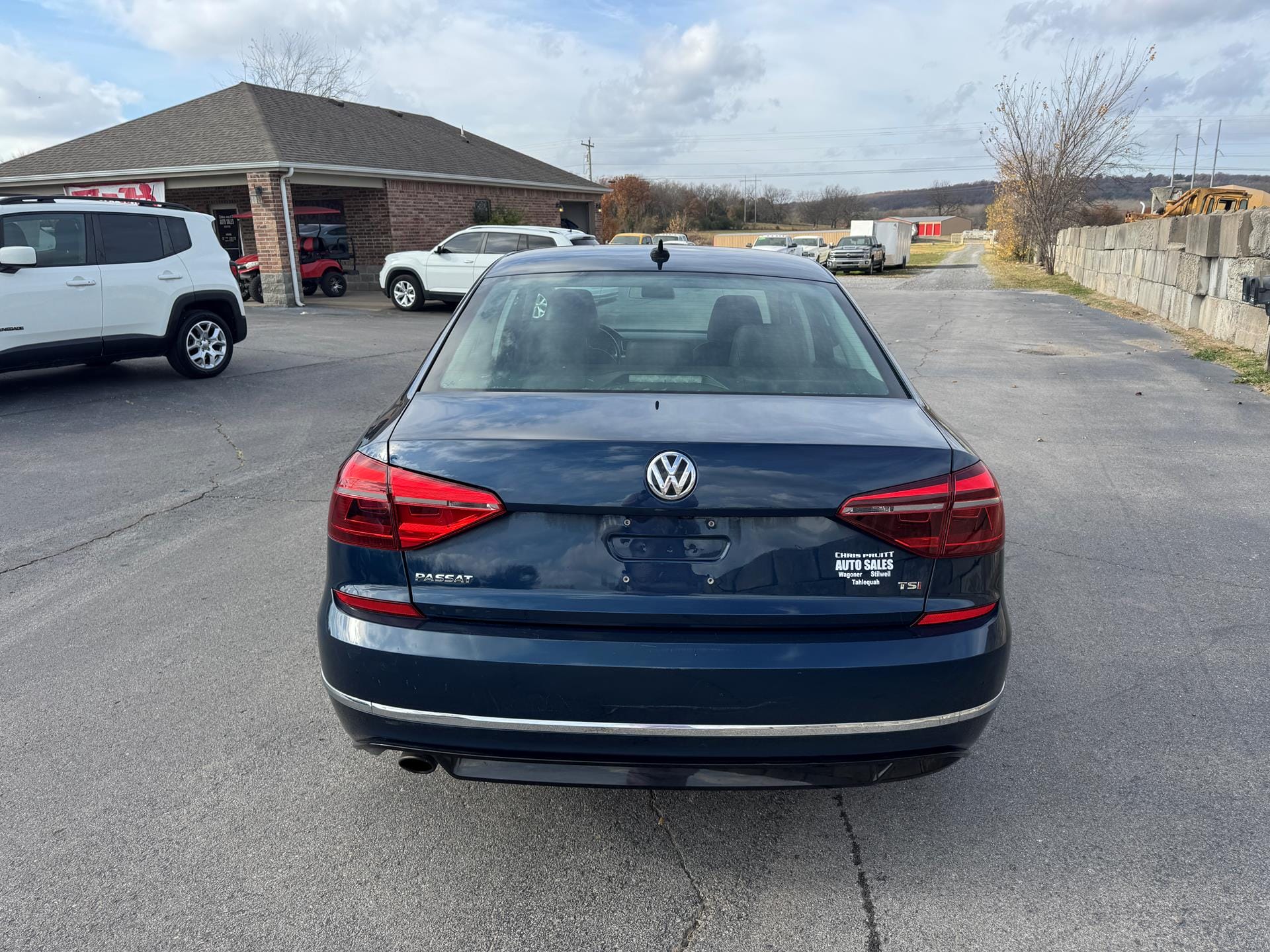 2018 Volkswagen Passat 2.0T R-Line photo 3