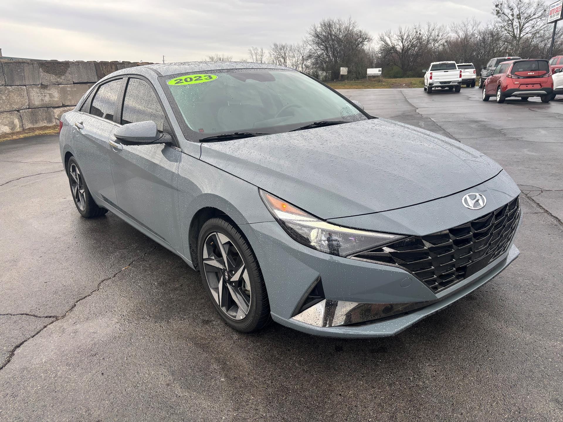 2023 Hyundai Elantra Limited's photo