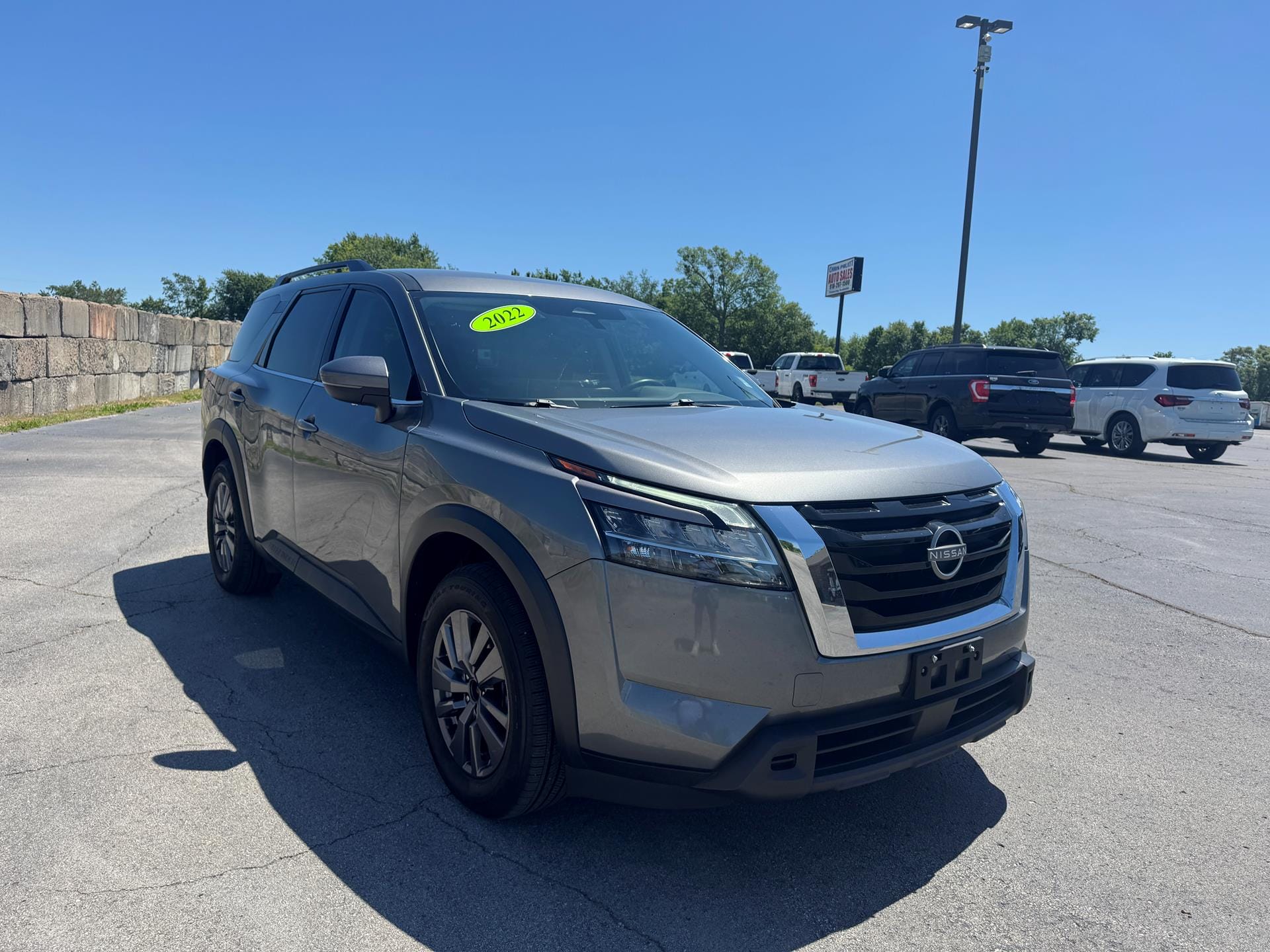 2022 Nissan Pathfinder SV 4WD's photo