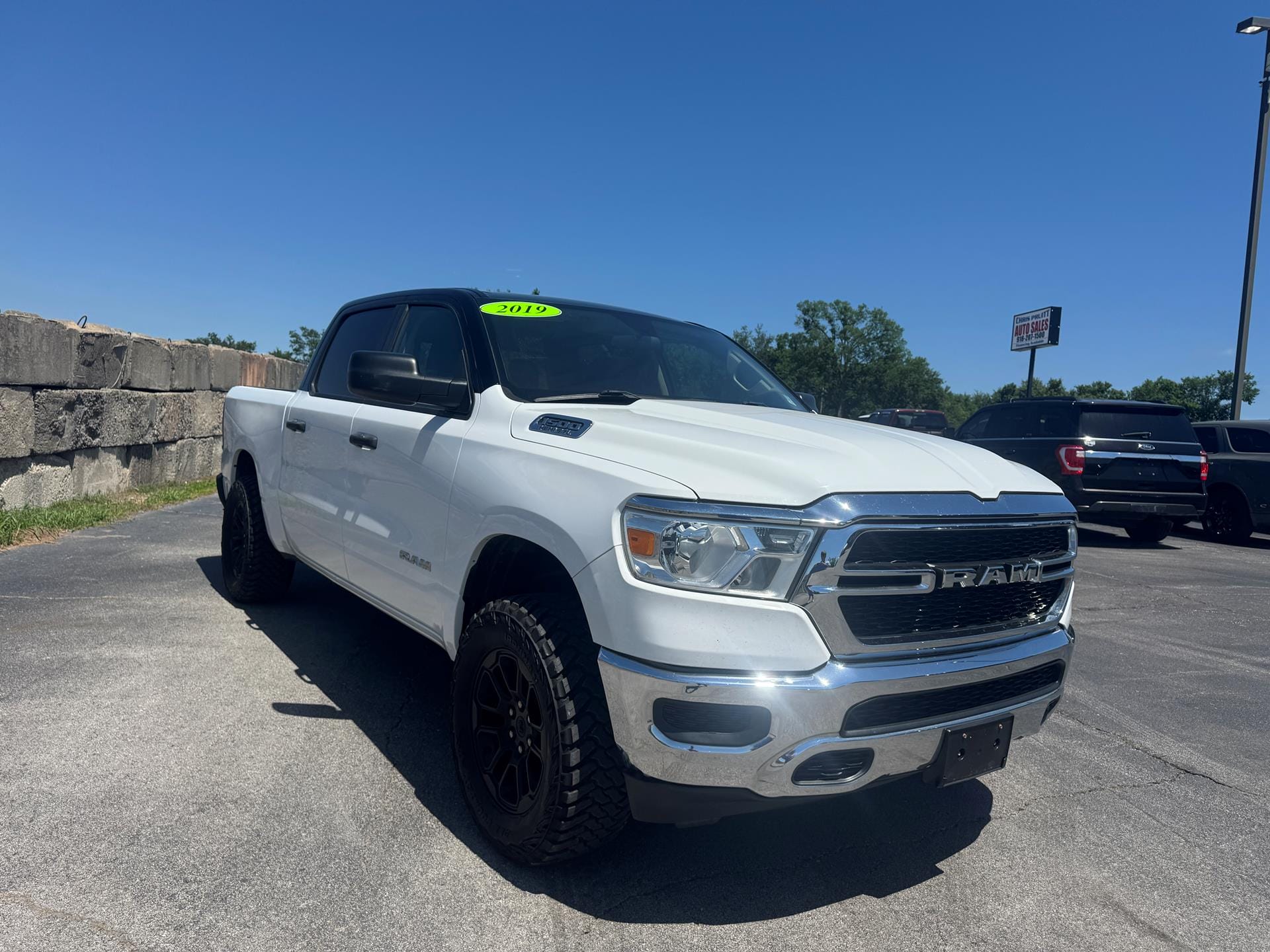 2019 RAM 1500 Tradesman 4x4 Crew Cab 5'7's photo
